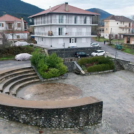Cozy In Vytina Apartamento
